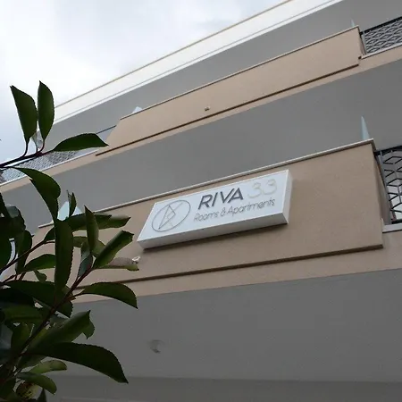 Riva 33 切萨雷奥港