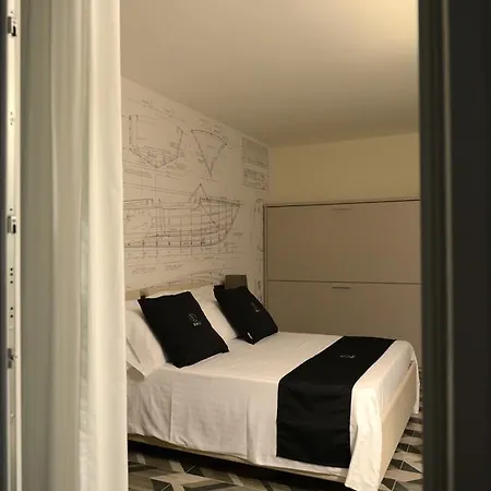 Riva 33 切萨雷奥港