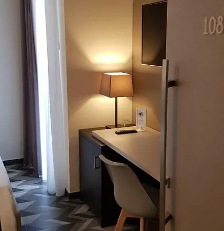 住宿加早餐酒店 Riva 33 切萨雷奥港