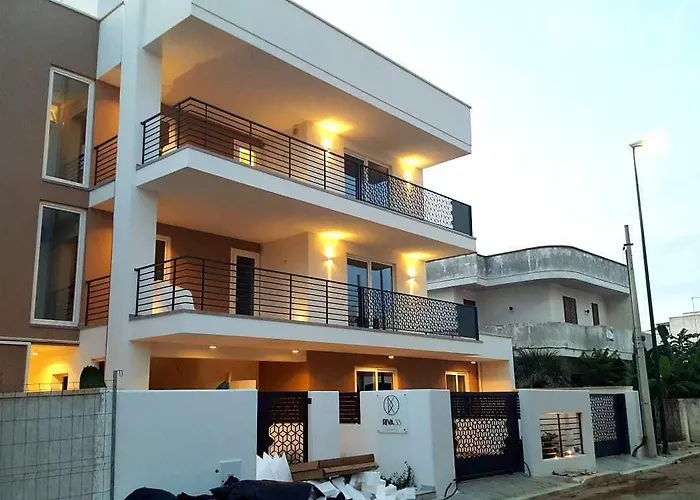 Riva 33 Bed & Breakfast 4*