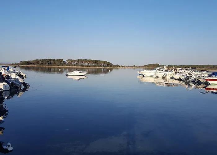 Riva 33 Bed & Breakfast 4*